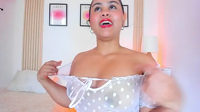 lia stuart1 online show from April 4, 4:48 pm