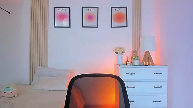 lia stuart1 online show from April 7, 5:13 pm