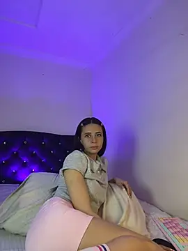 Snapshot of its_Lia_1 chatting on June 3, 9:53 pm its Lia 1 online show from June 3, 9:53 pm