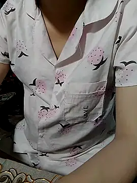 -Trang- online show from April 30, 2:40 am