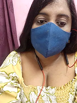 Snapshot of Tami-sonia chatting on April 12, 6:35 pm Tami-sonia online show from April 12, 6:35 pm