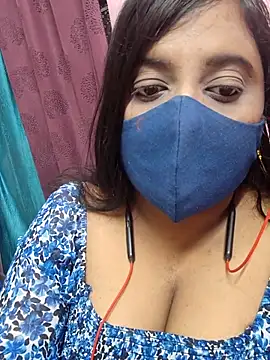 Snapshot of Tami-sonia chatting on April 15, 6:37 pm Tami-sonia online show from April 15, 6:37 pm