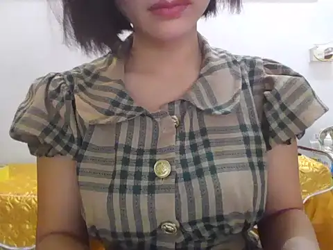 Snapshot of Lyna_2k chatting on April 9, 8:42 am Lyna 2k online show from April 9, 8:42 am