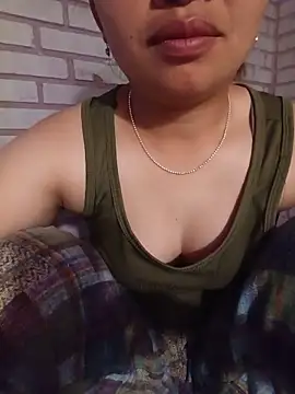 Snapshot of cat-kat chatting on June 9, 12:22 am cat-kat online show from June 9, 12:22 am