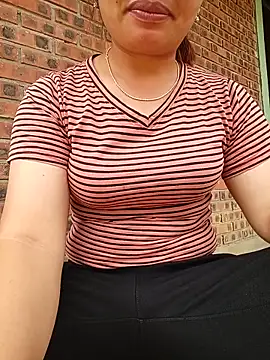 Snapshot of cat-kat chatting on June 21, 7:22 am cat-kat online show from June 21, 7:22 am