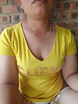 Snapshot of cat-kat chatting on July 15, 8:52 am cat-kat online show from July 15, 8:52 am