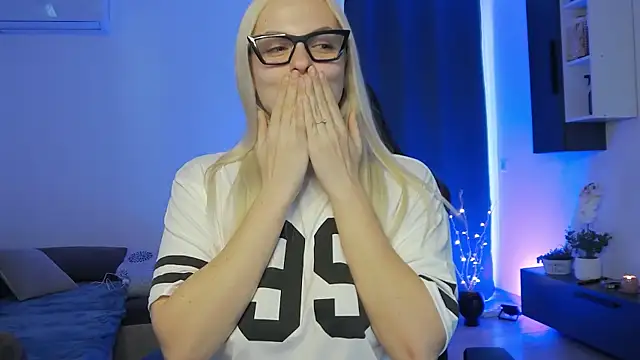 zayaizback online show from April 26, 4:04 pm