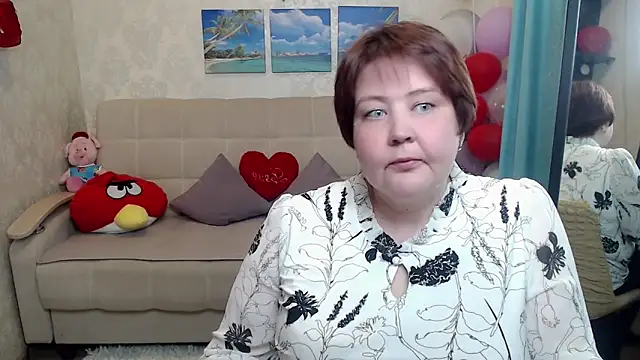 Snapshot of QUEEN02030 chatting on April 1, 10:27 am QUEEN02030 online show from April 1, 10:27 am