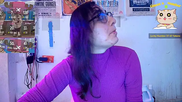 Snapshot of Ellaa_honey chatting on May 20, 7:09 pm Ellaa honey online show from May 20, 7:09 pm