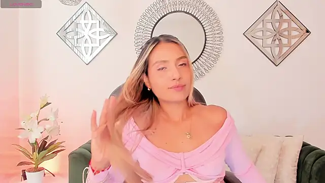 Snapshot of Asura_love chatting on March 31, 10:21 pm Asura love online show from March 31, 10:21 pm