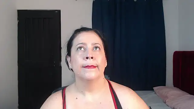 Snapshot of carlareyesk977 chatting on July 13, 12:46 am carlareyesk977 online show from July 13, 12:46 am