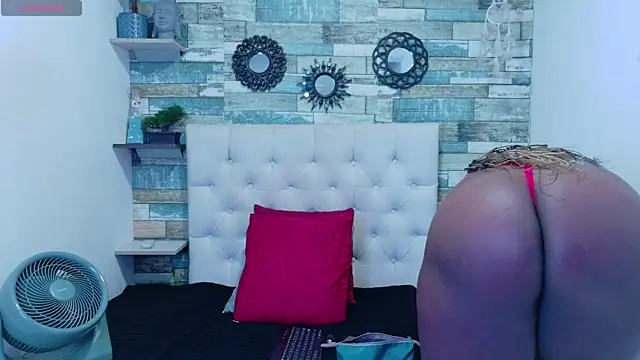 Snapshot of Skylernaomi chatting on June 1, 2:30 pm Skylernaomi online show from June 1, 2:30 pm