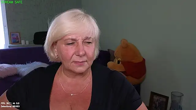 Snapshot of Milane_Milky chatting on July 14, 10:21 am Milane Milky online show from July 14, 10:21 am