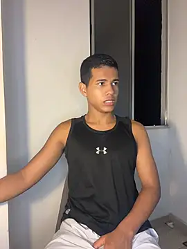 Snapshot of noahdark_ chatting on June 2, 8:05 am noahdark online show from June 2, 8:05 am