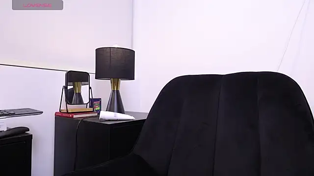 Tyler Blade online show from April 28, 2:27 am