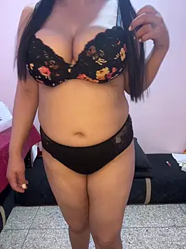 Snapshot of Sorayaseex chatting on May 6, 1:16 pm Sorayaseex online show from May 6, 1:16 pm