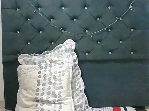 Snapshot of Ian-yin08 chatting on April 11, 2:49 am Ian-yin08 online show from April 11, 2:49 am