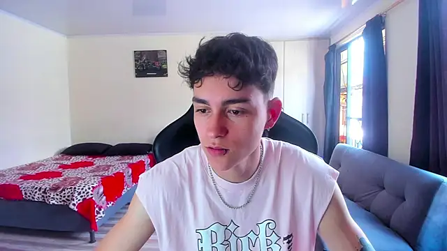 Luke Chill online show from April 1, 6:38 pm