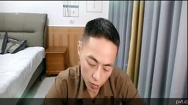 Snapshot of davidboys chatting on June 2, 2:24 am davidboys online show from June 2, 2:24 am