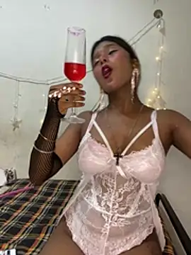 Cutiepie- online show from May 31, 6:09 pm