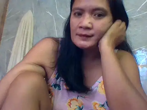 Snapshot of PinayZaira chatting on July 5, 10:39 pm PinayZaira online show from July 5, 10:39 pm