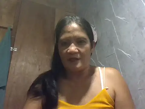 Snapshot of PinayZaira chatting on July 6, 11:40 am PinayZaira online show from July 6, 11:40 am