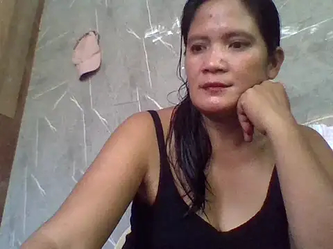 Snapshot of PinayZaira chatting on July 12, 2:24 am PinayZaira online show from July 12, 2:24 am