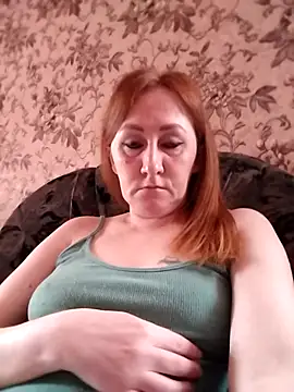 Snapshot of Zarra-Blum chatting on April 1, 8:15 am Zarra-Blum online show from April 1, 8:15 am