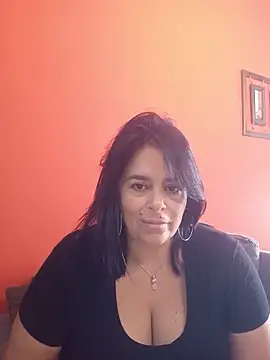 lucianamorocha online show from May 20, 5:08 pm
