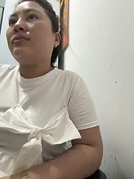 Snapshot of Lina-Naughty chatting on June 29, 3:34 pm Lina-Naughty online show from June 29, 3:34 pm
