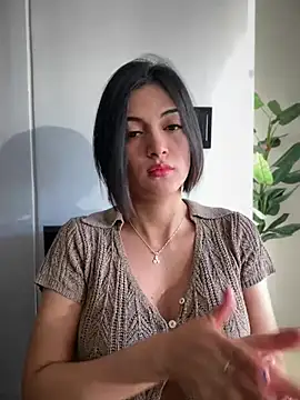 SeleneHale online show from June 8, 9:48 pm