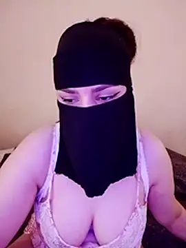 Queen Lola online show from May 5, 2:36 pm