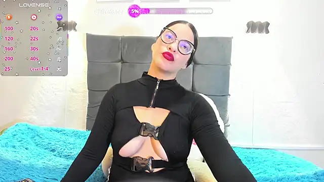 Snapshot of Valeri_Martin chatting on May 25, 11:11 pm Valeri Martin online show from May 25, 11:11 pm