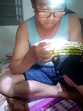 Snapshot of jikey-bibi chatting on May 27, 7:22 pm jikey-bibi online show from May 27, 7:22 pm