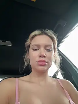 Girl-Mia online show from May 21, 5:03 am