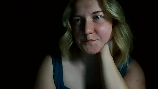 Snapshot of TinaKittyX chatting on May 16, 7:34 pm TinaKittyX online show from May 16, 7:34 pm