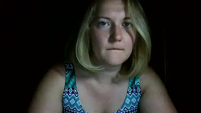 Snapshot of TinaKittyX chatting on June 24, 9:03 pm TinaKittyX online show from June 24, 9:03 pm