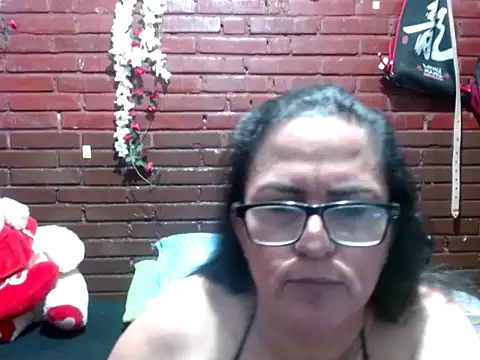 Snapshot of kristalmarelyn chatting on May 6, 6:30 am kristalmarelyn online show from May 6, 6:30 am