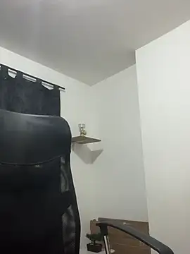 Snapshot of sebascuterouss chatting on May 28, 1:30 pm sebascuterouss online show from May 28, 1:30 pm