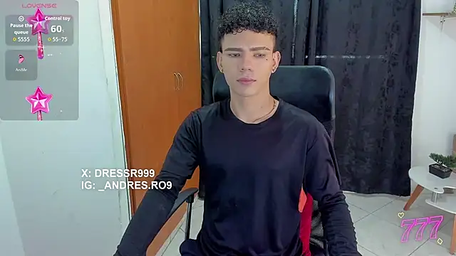 Snapshot of sebascuterouss chatting on June 2, 12:29 pm sebascuterouss online show from June 2, 12:29 pm
