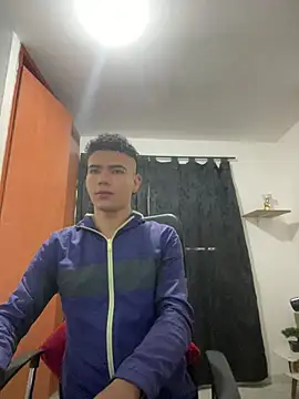 Snapshot of sebascuterouss chatting on July 10, 11:13 am sebascuterouss online show from July 10, 11:13 am