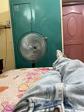 jiwoox online show from April 3, 8:51 pm