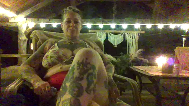 Snapshot of Kitty_bang chatting on June 21, 3:20 am Kitty bang online show from June 21, 3:20 am