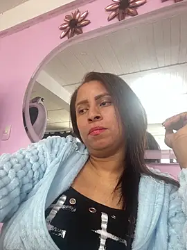 Snapshot of Katiuscavega chatting on May 8, 3:17 pm Katiuscavega online show from May 8, 3:17 pm