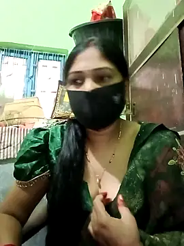 Snapshot of Pinki-girl chatting on April 11, 7:24 am Pinki-girl online show from April 11, 7:24 am