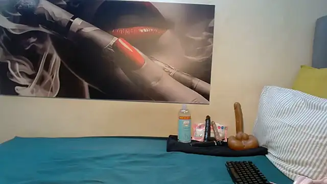 Snapshot of Lola-77 chatting on May 28, 7:11 pm Lola-77 online show from May 28, 7:11 pm