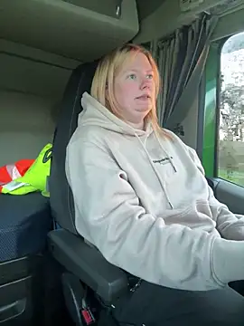 TruckerBabeLeenchen online show from April 9, 4:56 am