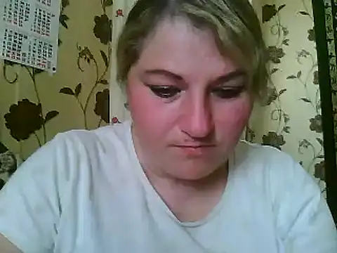 Snapshot of Xuliganka86 chatting on April 14, 1:28 pm Xuliganka86 online show from April 14, 1:28 pm