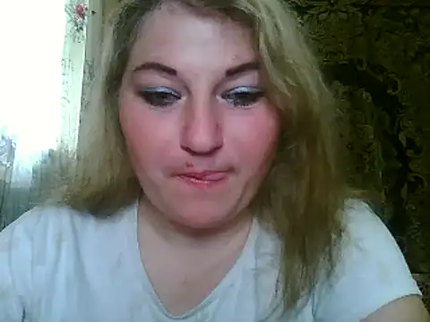 Snapshot of Xuliganka86 chatting on April 15, 8:54 am Xuliganka86 online show from April 15, 8:54 am