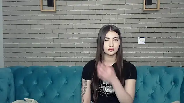 Snapshot of RebeccaMosc chatting on April 6, 5:08 am RebeccaMosc online show from April 6, 5:08 am